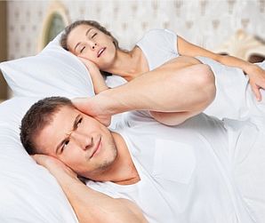 女性のいびきの原因~男性との違いは?